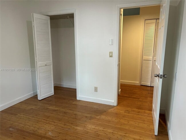 Building Photo - 6857 SW 36th Ct