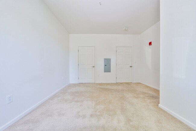 Building Photo - 1 Cityview Ln