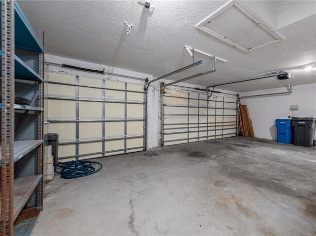 Building Photo - 10333 Abbotsford Dr