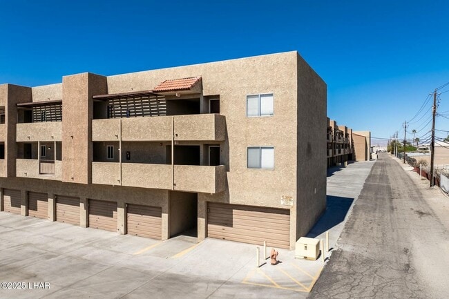 Building Photo - Adorable Condo in Great Location