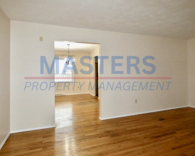 Building Photo - 532 Dussel Dr