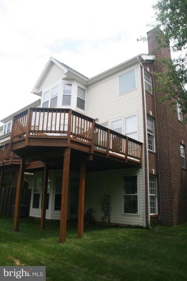 Building Photo - 20925 Cheyenne Terrace