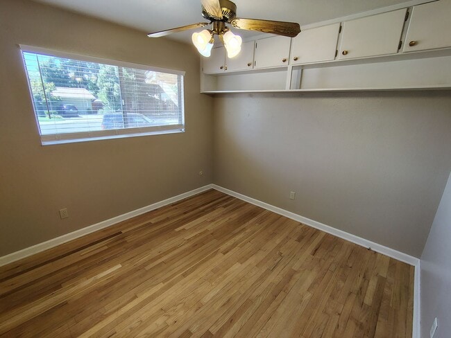 Building Photo - 1136 Cambridge Ct