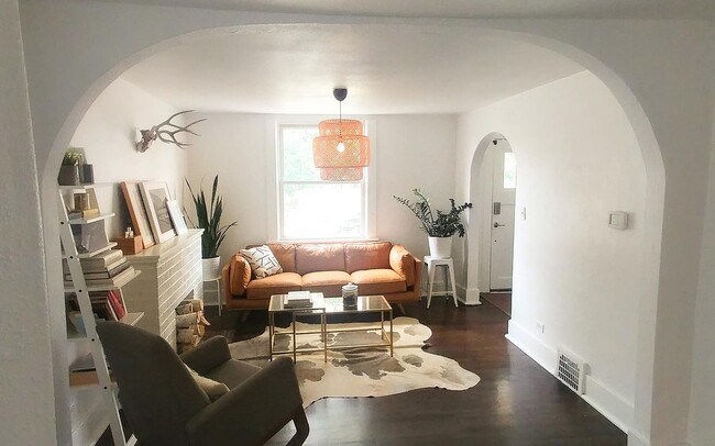 Primary Photo - 3025 W 21st Ave