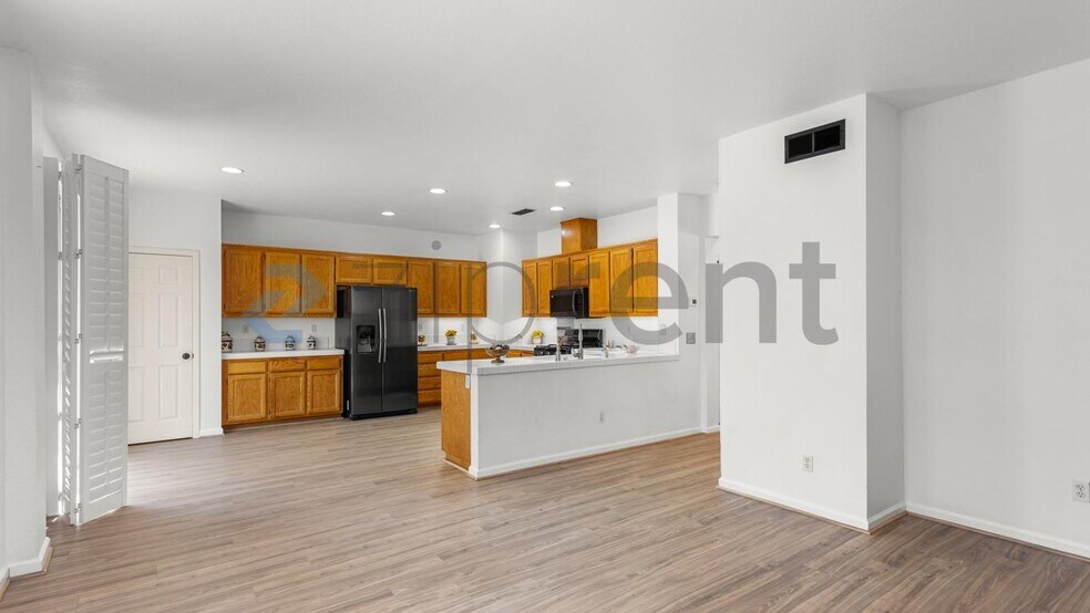 Building Photo - Unit