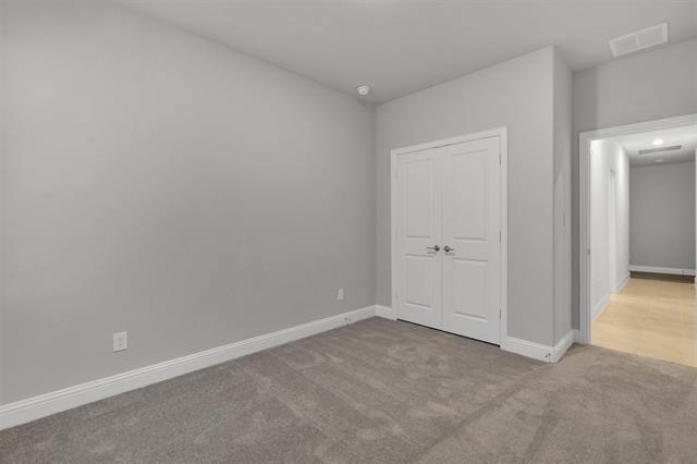 Building Photo - 3609 San Clemente Dr