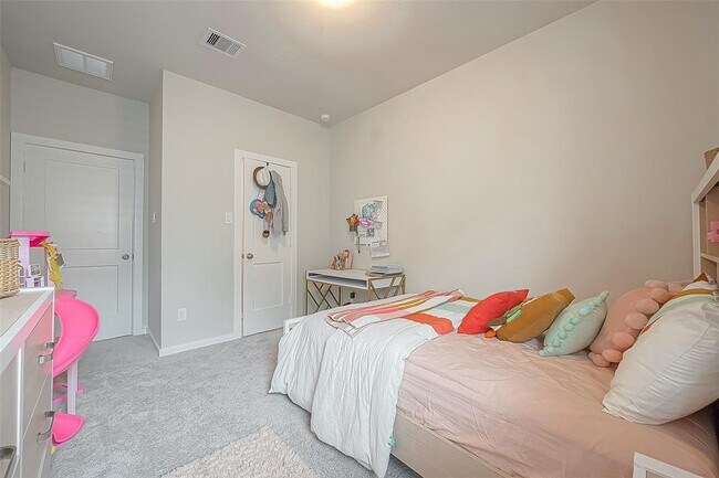 Building Photo - 23611 Blackhaw Blossom Ln