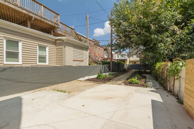 Building Photo - 209 S Washington St