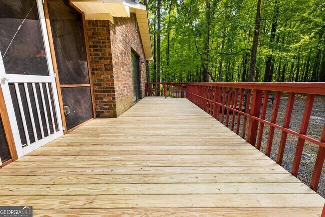 Building Photo - 220 Winding Stream Trail