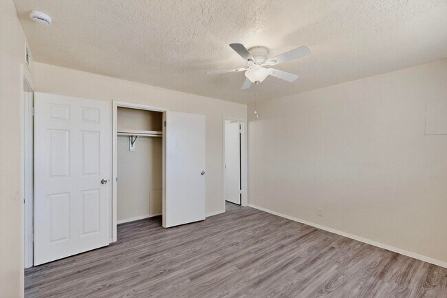 Building Photo - NE House 3/bd 1.75/ba 1/cg
