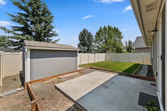 Building Photo - Charming 3-Bedroom Home with Fenced Yard in the Heart of Meridian