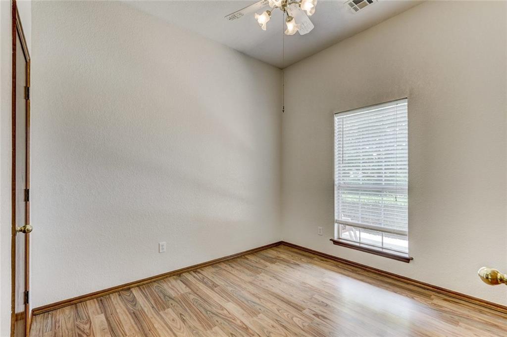 Building Photo - 305 Waterfront Dr