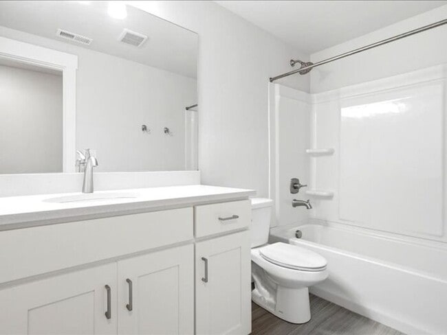 Building Photo - S Jordan-Beautiful 5 bed 3 bath family home