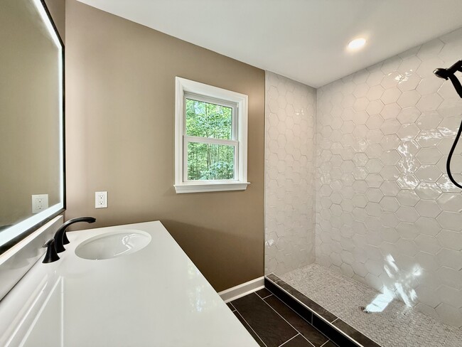 Building Photo - 5635 Falkirk Dr
