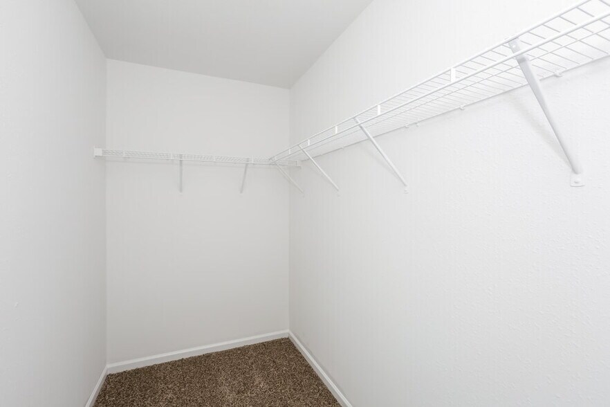 Building Photo - 9535 Eagle Feathers Drive