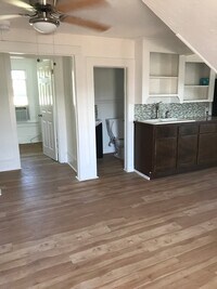 Building Photo - 19 S Hollywood Ave