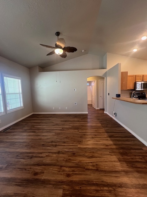 Building Photo - 4 Bed 2 Bath in Nampa!