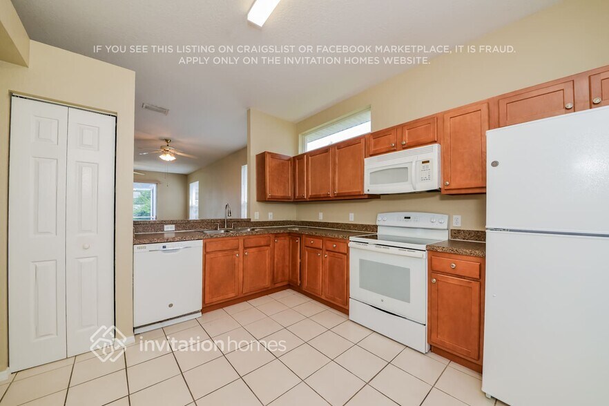 Building Photo - 12255 Hollybush Terrace