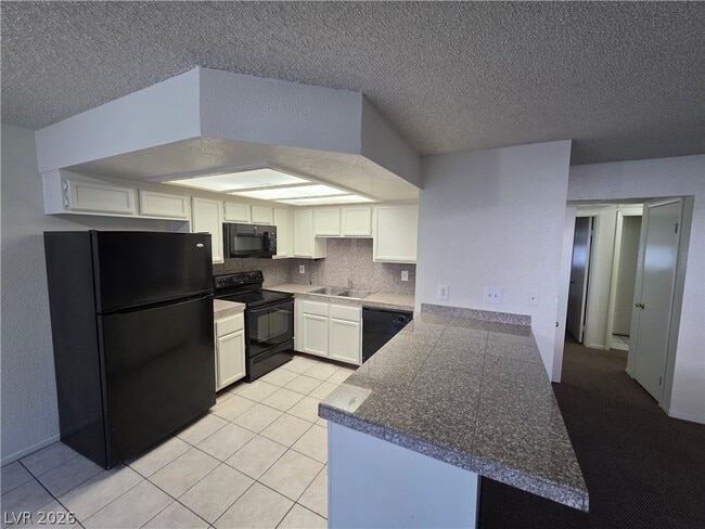 Building Photo - 2724 Otter Creek Ct