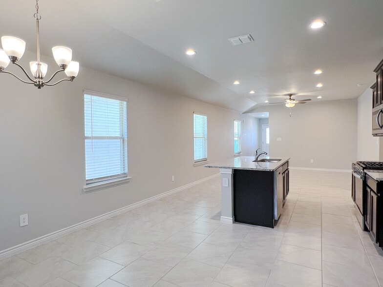 Building Photo - 7538 Breese Ln