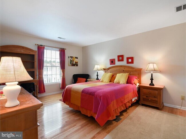 Building Photo - 27 Bodine Dr