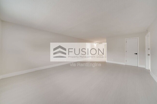 Building Photo - 921 SW 74th Terrace