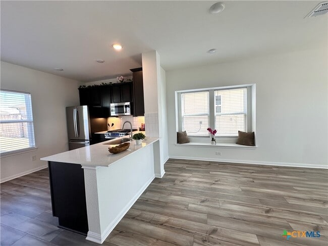 Building Photo - 124 Rollingwood Dr