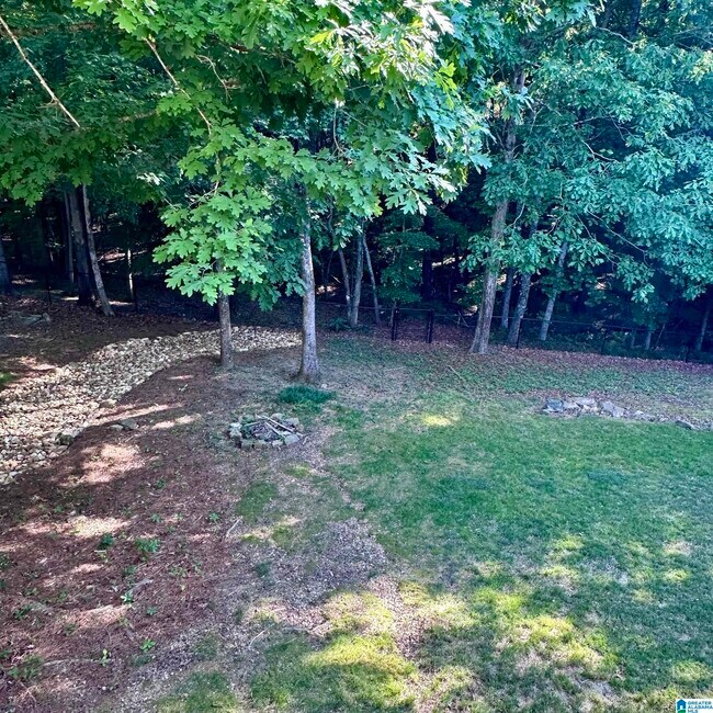 Building Photo - 5982 Valley Way