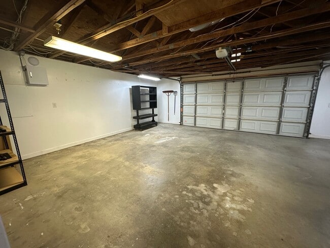 Building Photo - West-End Ramona 3BR Ranch on 2 Acres – Easy Poway Commute