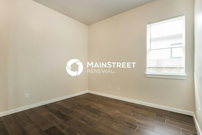 Building Photo - 3 Bedroom Pet-Friendly Home in Oklahoma City, OK with Main Street Renewal