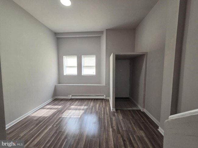 Building Photo - 412 N Simpson St
