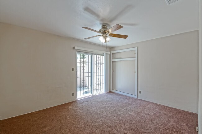 Building Photo - ***$500 OFF FIRST MONTHS RENT*** SPACIOUS, BRIGHT & AIRY, 3BR2BA HOME W/ GREAT OUTDOOR SPACE, LAR...