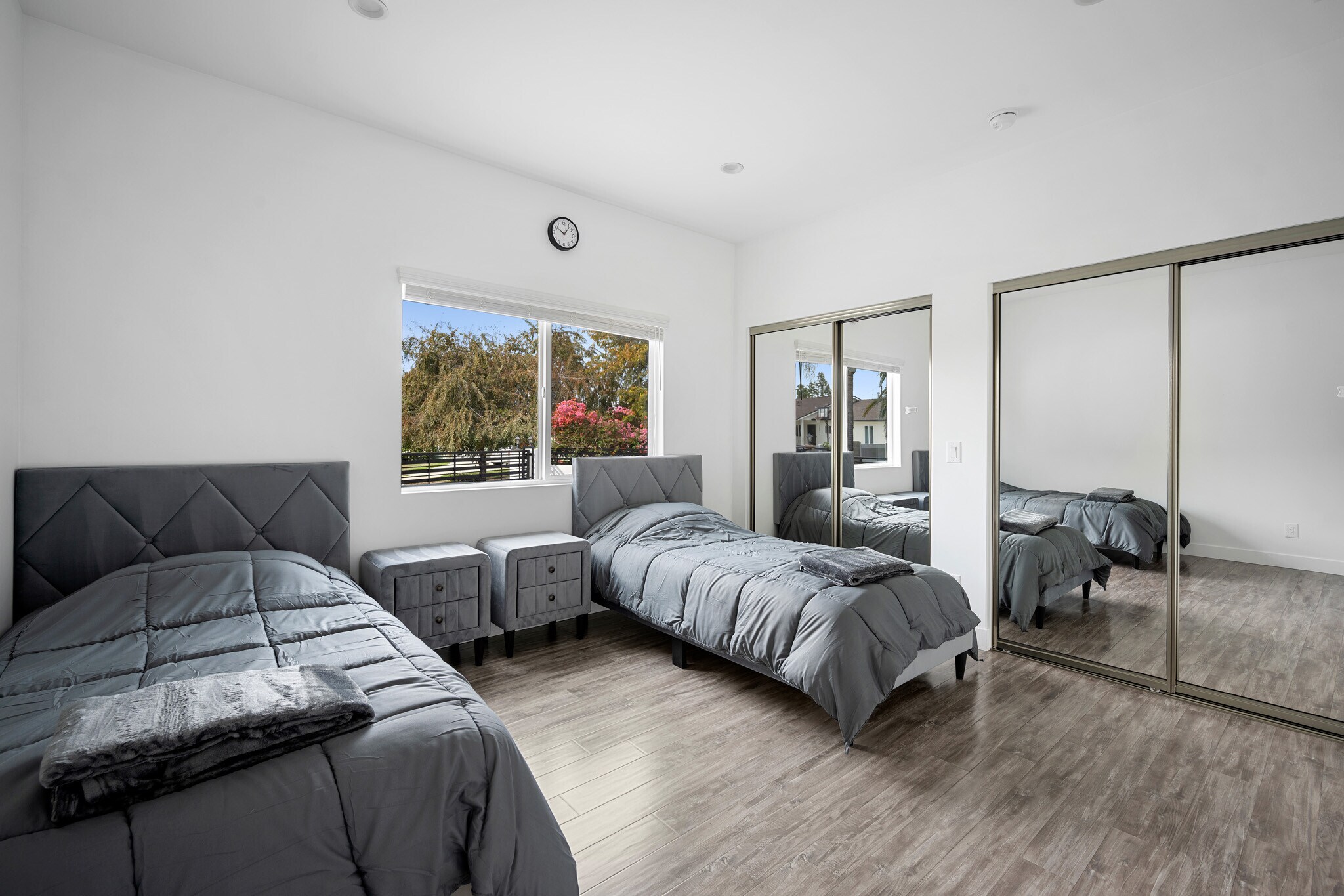 Building Photo - 13311 Wixom St