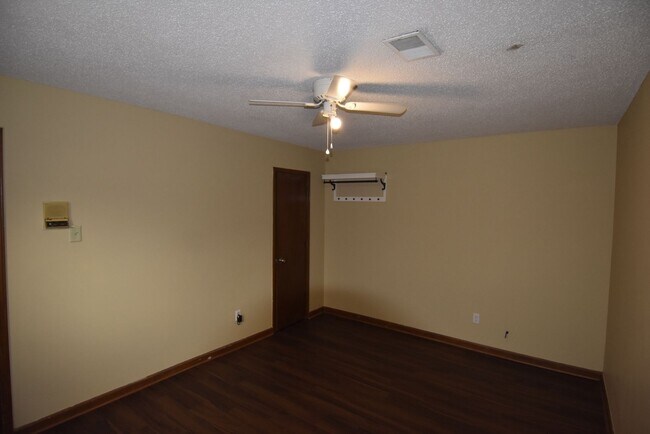 Building Photo - Charming 3-Bedroom Home in Cordova-Comfort & Convenience!