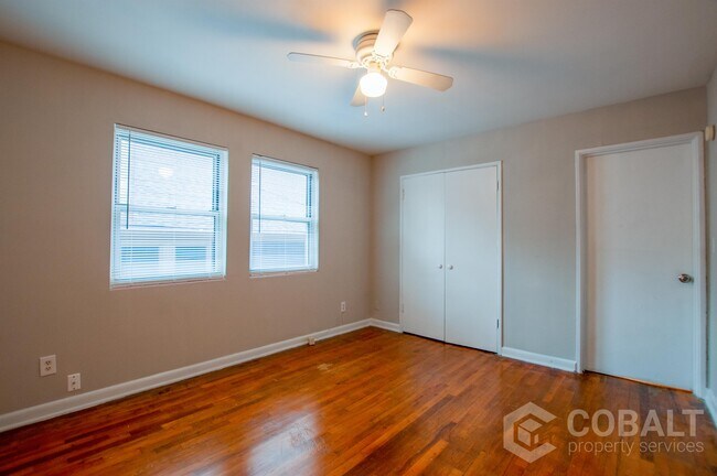 Building Photo - 944 St Charles Ave NE