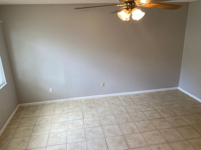 Building Photo - 2 br, 2.5 bath House - 12130 PEPPERDINE PL
