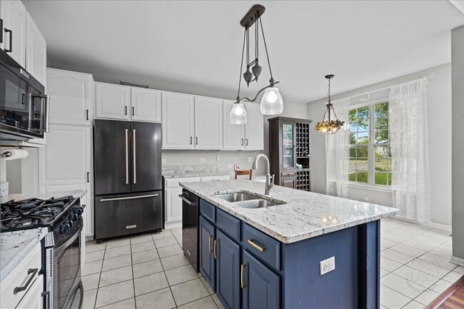 Building Photo - 343 Diane Ct