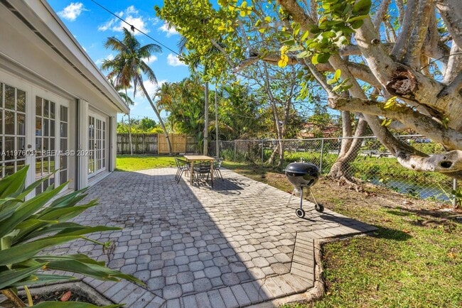 Building Photo - 8230 SW 63rd Pl