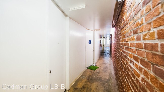 Building Photo - 946-950 Daisy Ave