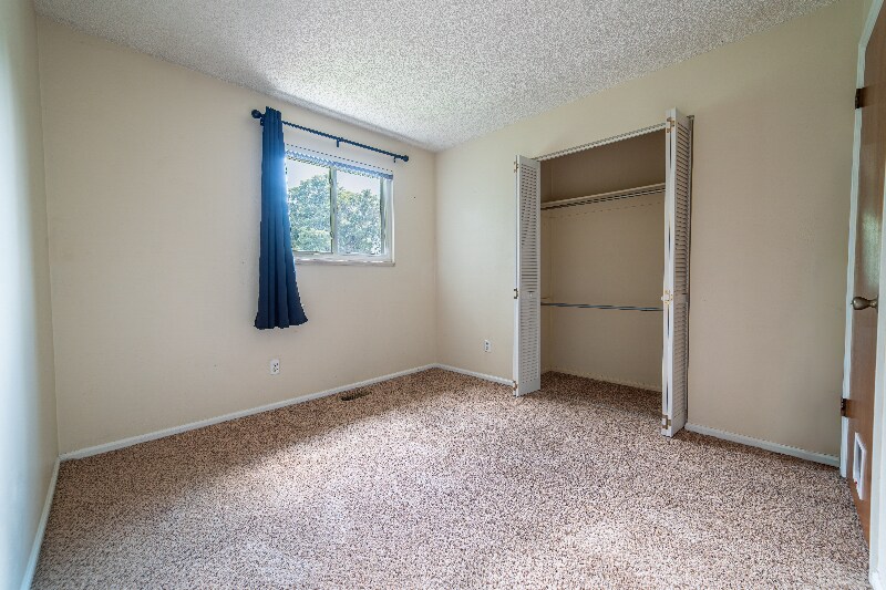 Building Photo - 5831 W 110th Pl