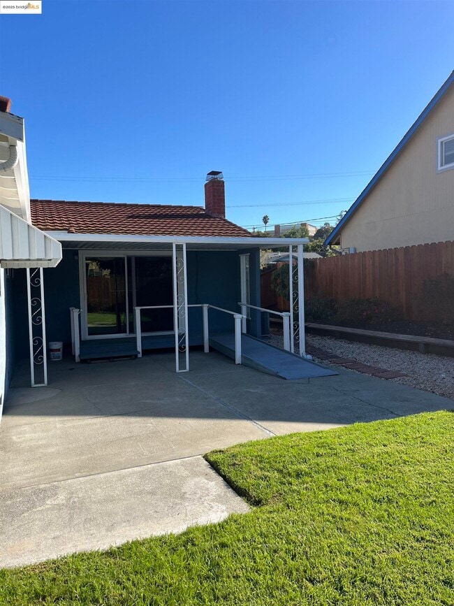 Building Photo - 941 Kittery Way