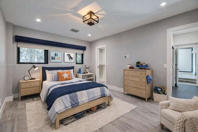 Building Photo - 40 S Prospect Dr