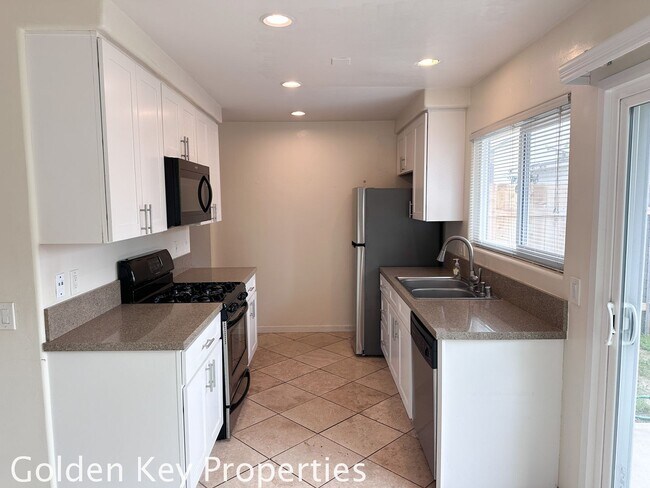 Building Photo - Remodeled condo in Bayshores in Oceanside!