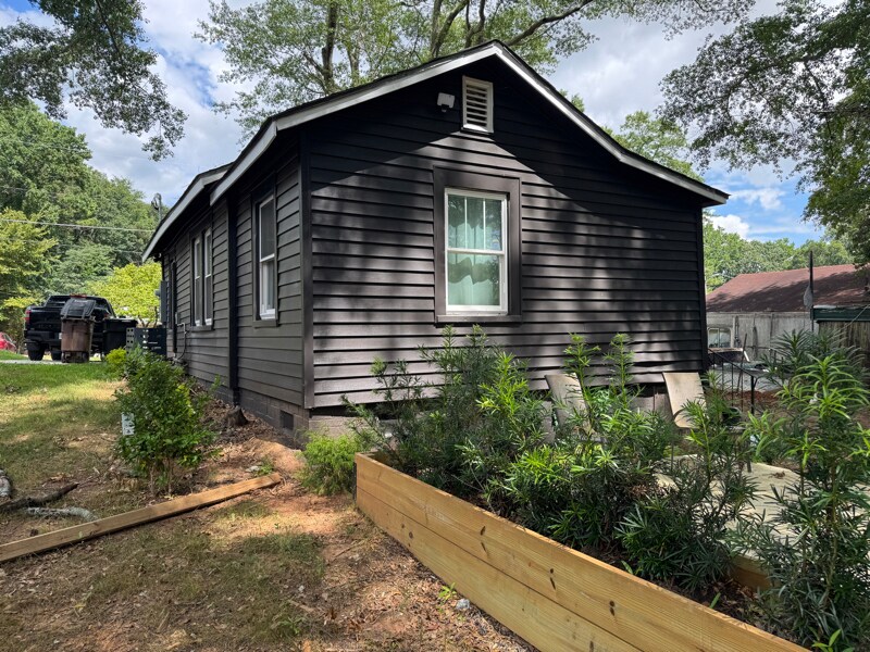 Building Photo - 3117 Larose St