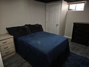 Building Photo - 1 Private Bedroom 1 Shared Bathroom *REGIS...