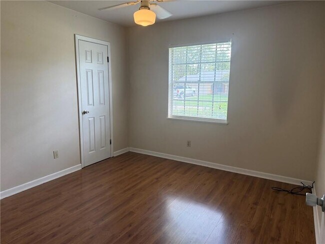 Building Photo - 1546 Wildwood Ln