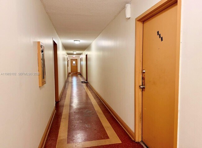 Building Photo - 13390 NE 7th Ave