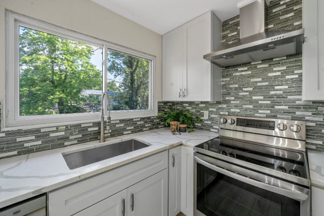 Building Photo - 383 Messina Dr