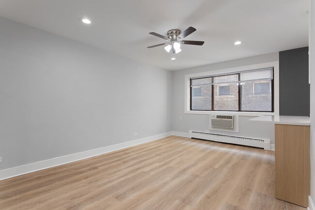 Building Photo - 5534 N Kenmore Ave