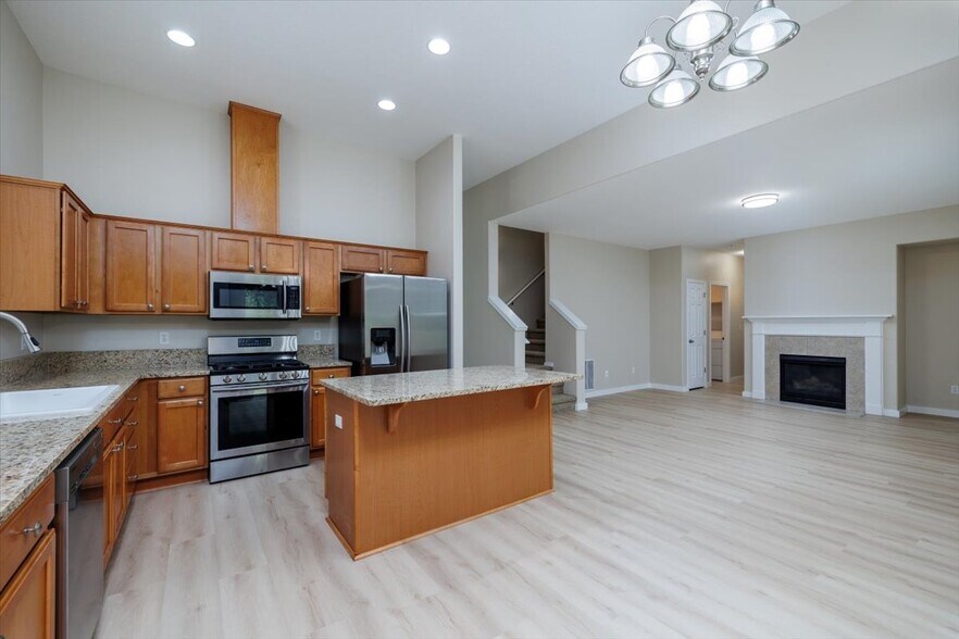 Family Room - 281 N Royal Oak St